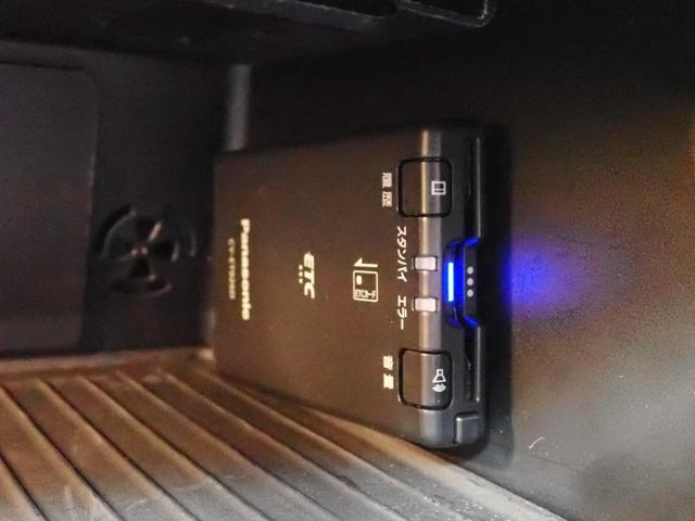 自社塗装ブース【プッシュプル式】も完備しております！塗料は【ＳＴＡＮＤＯＸ（スタンドックス）を使用しております！板金作業もお任せください！無料代車３０台完備しております！