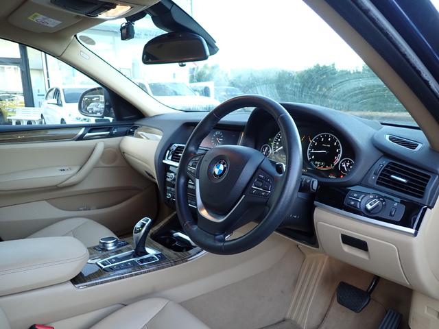 Ｘ４ ｘＤｒｉｖｅ　２８ｉ　２４５馬力モデル　アドバンスドセーフティＰＫＧ　アクティブクルコン　レーンチェンジＷ　ヘッドアップディスプレイ　アイボリーレザー　シートヒーター　３６０°カメラ　フルセグＴＶ　パワーバックドア（15枚目）