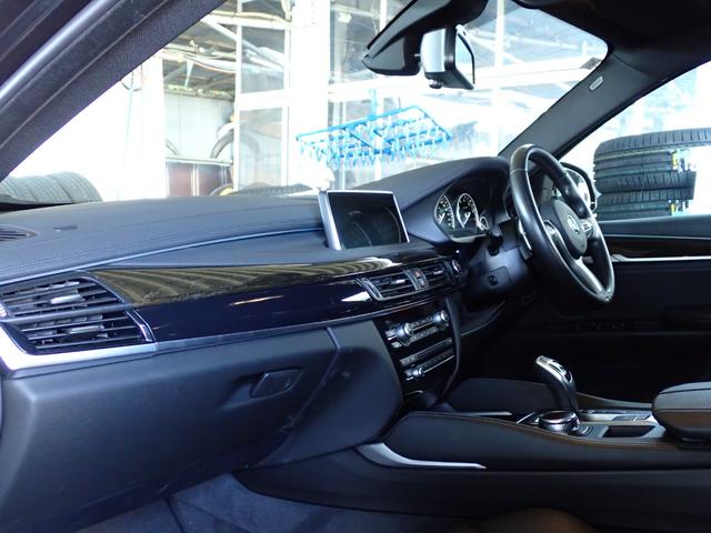 Ｘ６ ｘＤｒｉｖｅ　３５ｉ　Ｍスポーツ　最終型　黒革　全周囲カメラ　ヘッドアップディスプレイ　レーダークルーズ　インテリセーフ　レーンチェンジＷ　パワーバックドア　純正２０インチＡＷ　禁煙車　黒グリル　最終点検Ｒ７年８月ＢＭＷ正規ディーラー（28枚目）