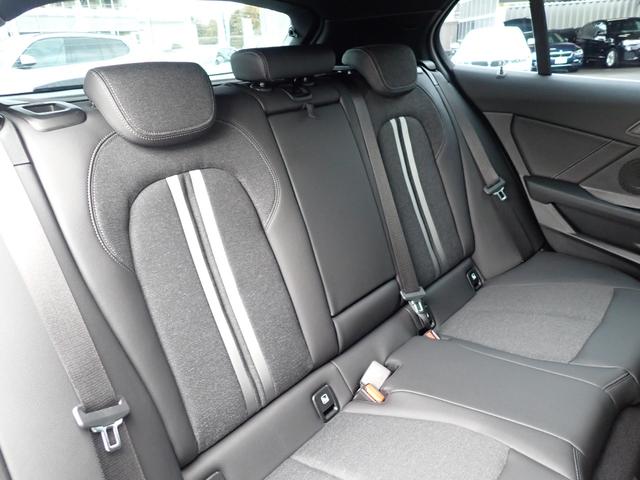 １シリーズ １１６ｉ　新車保証Ｒ９年６月迄　ＡｐｐｌｅＣａｒＰｌａｙ　レーダークルーズ　インテリジェントセーフティ　ＢＭＷライブコックピット　ワイヤレスチャージャー　前後クリアランスソナー　ＬＥＤヘッドライト　バックカメラ（28枚目）