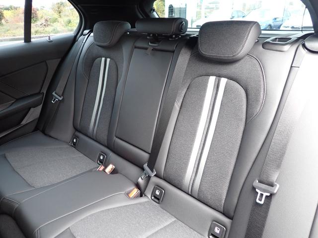 １シリーズ １１６ｉ　新車保証Ｒ９年６月迄　ＡｐｐｌｅＣａｒＰｌａｙ　レーダークルーズ　インテリジェントセーフティ　ＢＭＷライブコックピット　ワイヤレスチャージャー　前後クリアランスソナー　ＬＥＤヘッドライト　バックカメラ（32枚目）