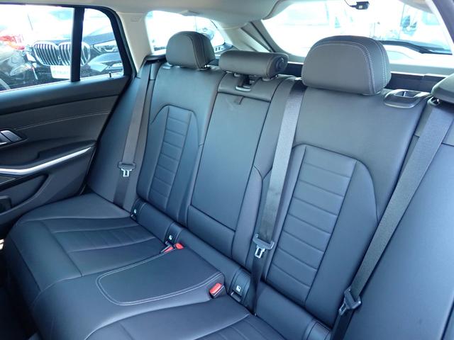 3シリーズ 320d xDriveツーリング ハイライン/サウンド/コンフォ-ト/プラスPKG 黒革 シートヒーター Harman/Kardonサウンド フルセグTV パーキングアシストプラス/360°カメラ レ-ダ-クル-ズ パワーバックドア(24枚目)