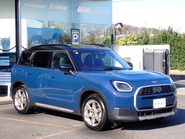 ＭＩＮＩ カントリーマンＤ　フェイバリット・トリム　フェイバリットトリム／Ｍパッケージ　新車保証継承　ＪＣＷスポーツシート　ベスキンダークペトロール　ステアリングヒーター　Ｈａｒｍａｎ／Ｋａｒｄｏｎ　３６０°カメラ　１８インチアステロイドスポーク　禁煙（12枚目）