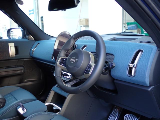 ＭＩＮＩ カントリーマンＤ　フェイバリット・トリム　フェイバリットトリム／Ｍパッケージ　新車保証継承　ＪＣＷスポーツシート　ベスキンダークペトロール　ステアリングヒーター　Ｈａｒｍａｎ／Ｋａｒｄｏｎ　３６０°カメラ　１８インチアステロイドスポーク　禁煙（29枚目）