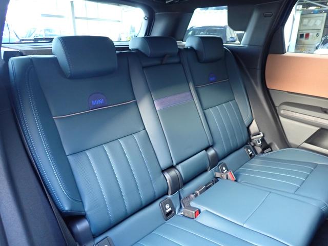 ＭＩＮＩ カントリーマンＤ　フェイバリット・トリム　フェイバリットトリム／Ｍパッケージ　新車保証継承　ＪＣＷスポーツシート　ベスキンダークペトロール　ステアリングヒーター　Ｈａｒｍａｎ／Ｋａｒｄｏｎ　３６０°カメラ　１８インチアステロイドスポーク　禁煙（31枚目）