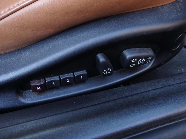 Z4 クーペ3.0si ブラウンレザー 直6エンジン/265馬力 Fエアロバンパー シートヒーター メモリーパワーシート レザースポーツステアリング カロッツェリアナビ ユピテル製ドラレコ キセノンヘッドライト ETC(19枚目)