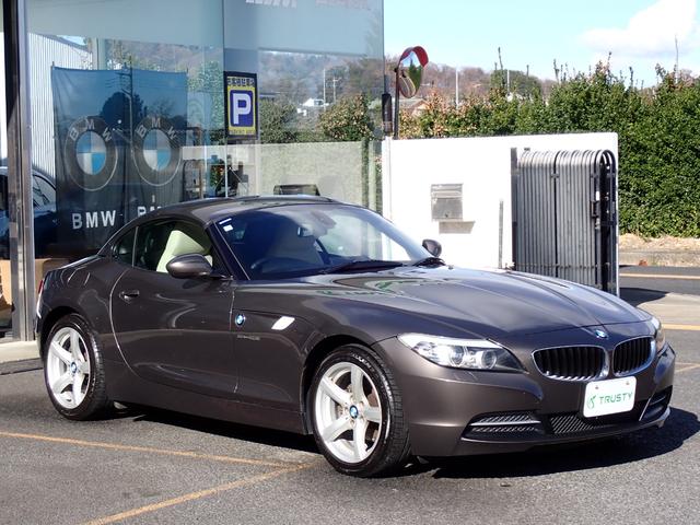 Ｚ４ ｓＤｒｉｖｅ２３ｉ　デザインピュアホワイト　ディーラー記録簿１４枚有　電動オープン　ホワイトレザー　シートヒーター　ウインドウリフレクター　ＨＤＤナビ　ＤＶＤ再生　ＥＴＣ　キセノンヘッドライト　純正１７インチＡＷ（12枚目）