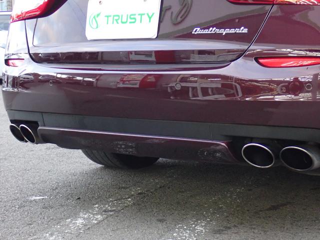 クアトロポルテ ベースグレード　正規Ｄ車　右Ｈ　可変マフラー　アイボリー革　ＢＳＭ　３ＬＶ６エンジン／３３０馬力　整備記録簿毎年有７枚　ハーマンカードン　フルセグＴＶ　バックカメラ　ヒーター付きメモリーパワーシート　スポーツサス（22枚目）