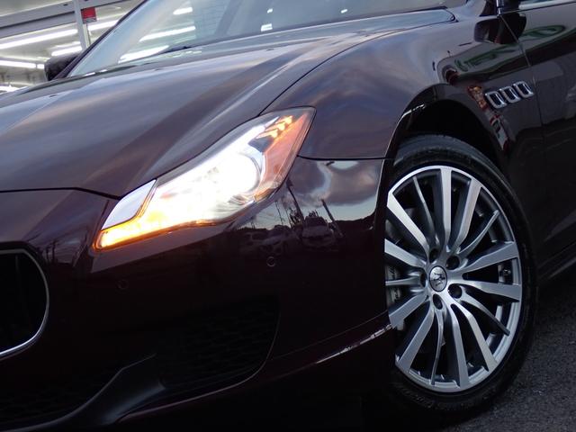 クアトロポルテ ベースグレード　正規Ｄ車　右Ｈ　可変マフラー　アイボリー革　ＢＳＭ　３ＬＶ６エンジン／３３０馬力　整備記録簿毎年有７枚　ハーマンカードン　フルセグＴＶ　バックカメラ　ヒーター付きメモリーパワーシート　スポーツサス（30枚目）