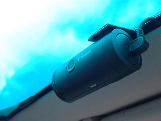 クアトロポルテ ベースグレード　正規Ｄ車　右Ｈ　可変マフラー　アイボリー革　ＢＳＭ　３ＬＶ６エンジン／３３０馬力　整備記録簿毎年有７枚　ハーマンカードン　フルセグＴＶ　バックカメラ　ヒーター付きメモリーパワーシート　スポーツサス（57枚目）