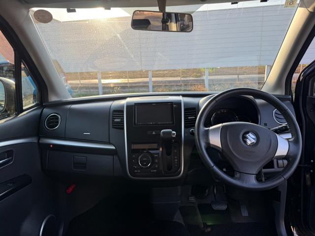 ワゴンＲスティングレー リミテッドＩＩ　ＴＶ付きナビ　ＥＴＣ　キーレス　プッシュスタート　オートエアコン　シートヒーター（2枚目）