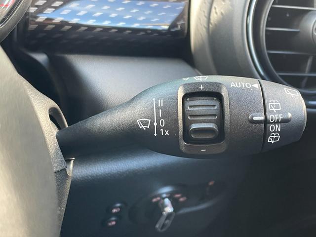 ＭＩＮＩ クーパーＳＤ　フルセグ　バックカメラ　ＰＤＣ　社外テール　ＬＥＤヘッドライト・フォグ　オートライト　コンフォートアクセス　ナビ　Ｂｌｕｅｔｏｏｔｈ　ＵＳＢ　ＡＵＸ　ＥＴＣ　アイドリングストップ　１７ＡＷ　ＭＴモード（67枚目）