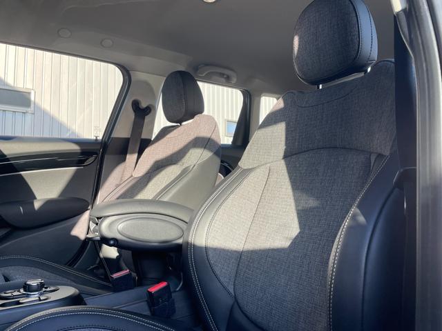 MINI クーパーD クラシック・トリム LCI applecarplay ACC インテリジェントセーフティ デジタルメーター ユニオンジャックテール LEDヘッドライト ハーフレザーシート ETC2.0 ドライビングモード バックカメラ(9枚目)