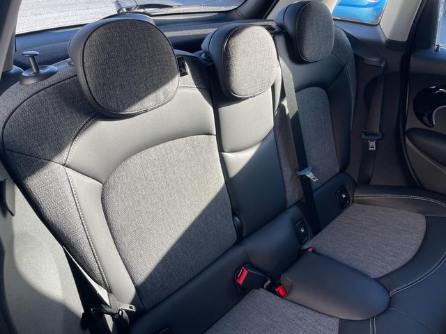 MINI クーパーD クラシック・トリム LCI applecarplay ACC インテリジェントセーフティ デジタルメーター ユニオンジャックテール LEDヘッドライト ハーフレザーシート ETC2.0 ドライビングモード バックカメラ(10枚目)