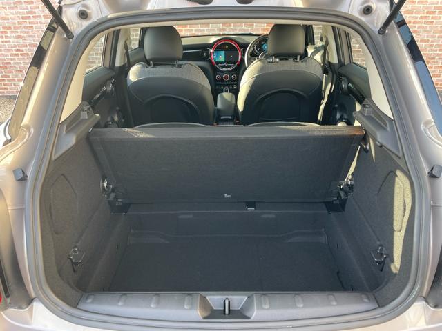 MINI クーパーD クラシック・トリム LCI applecarplay ACC インテリジェントセーフティ デジタルメーター ユニオンジャックテール LEDヘッドライト ハーフレザーシート ETC2.0 ドライビングモード バックカメラ(48枚目)