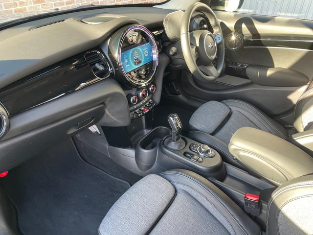 MINI クーパーD クラシック・トリム LCI applecarplay ACC インテリジェントセーフティ デジタルメーター ユニオンジャックテール LEDヘッドライト ハーフレザーシート ETC2.0 ドライビングモード バックカメラ(54枚目)
