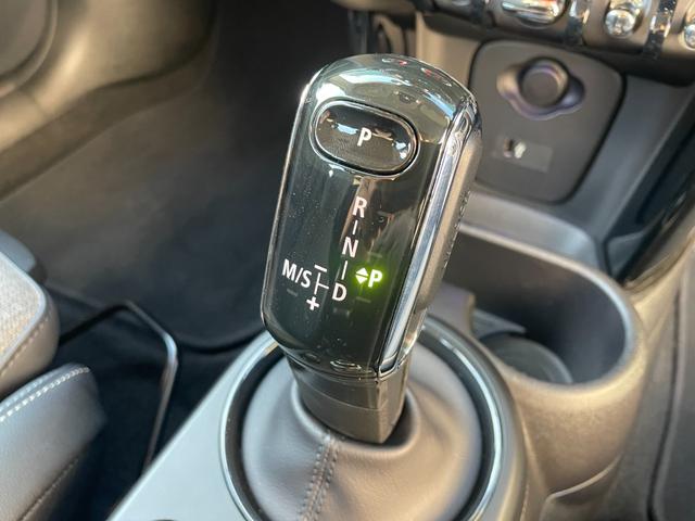 MINI クーパーD クラシック・トリム LCI applecarplay ACC インテリジェントセーフティ デジタルメーター ユニオンジャックテール LEDヘッドライト ハーフレザーシート ETC2.0 ドライビングモード バックカメラ(68枚目)