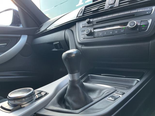 ３シリーズ ３２０ｉ　Ｍスポーツ　６ＭＴ　アンドロイドナビ　ｃａｒｐｌａｙ　オプション１９ＡＷ　テイン車高調　インテリジェントセーフティ　クルーズコントロール　バックカメラ　ＰＤＣ　ドライビングモード　ＥＴＣ　Ｂｌｕｅｔｏｏｔｈ（12枚目）
