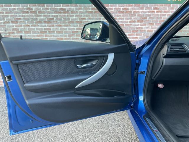 ３シリーズ ３２０ｉ　Ｍスポーツ　６ＭＴ　アンドロイドナビ　ｃａｒｐｌａｙ　オプション１９ＡＷ　テイン車高調　インテリジェントセーフティ　クルーズコントロール　バックカメラ　ＰＤＣ　ドライビングモード　ＥＴＣ　Ｂｌｕｅｔｏｏｔｈ（54枚目）