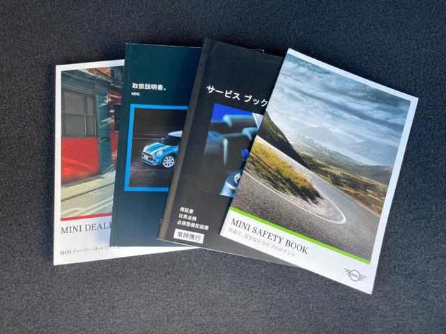 ＭＩＮＩ クーパーＤ　レザーシート　サテライトグレー　シートヒーター　クルーズコントロール　コンフォートアクセス　ＬＥＤヘッドライト・フォグ　オートライト　ナビ　Ｂｌｕｅｔｏｏｔｈ　ＵＳＢ　ＥＴＣ　１６ＡＷ　ＭＴモード付（16枚目）
