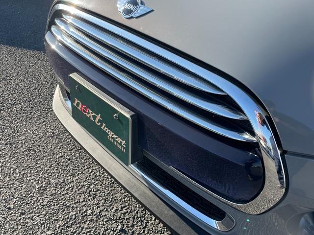 ＭＩＮＩ クーパーＤ　レザーシート　サテライトグレー　シートヒーター　クルーズコントロール　コンフォートアクセス　ＬＥＤヘッドライト・フォグ　オートライト　ナビ　Ｂｌｕｅｔｏｏｔｈ　ＵＳＢ　ＥＴＣ　１６ＡＷ　ＭＴモード付（35枚目）