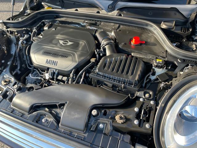 ＭＩＮＩ クーパーＤ　レザーシート　サテライトグレー　シートヒーター　クルーズコントロール　コンフォートアクセス　ＬＥＤヘッドライト・フォグ　オートライト　ナビ　Ｂｌｕｅｔｏｏｔｈ　ＵＳＢ　ＥＴＣ　１６ＡＷ　ＭＴモード付（42枚目）