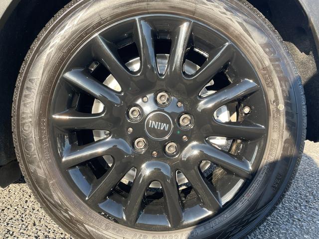 ＭＩＮＩ クーパーＤ　レザーシート　サテライトグレー　シートヒーター　クルーズコントロール　コンフォートアクセス　ＬＥＤヘッドライト・フォグ　オートライト　ナビ　Ｂｌｕｅｔｏｏｔｈ　ＵＳＢ　ＥＴＣ　１６ＡＷ　ＭＴモード付（44枚目）