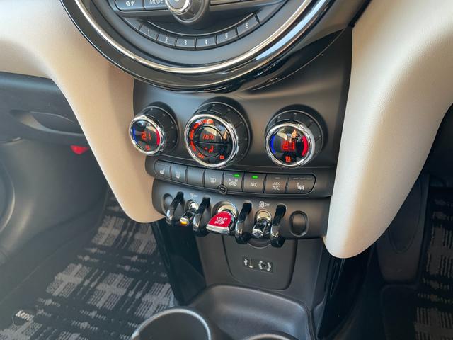 ＭＩＮＩ クーパーＤ　レザーシート　サテライトグレー　シートヒーター　クルーズコントロール　コンフォートアクセス　ＬＥＤヘッドライト・フォグ　オートライト　ナビ　Ｂｌｕｅｔｏｏｔｈ　ＵＳＢ　ＥＴＣ　１６ＡＷ　ＭＴモード付（57枚目）