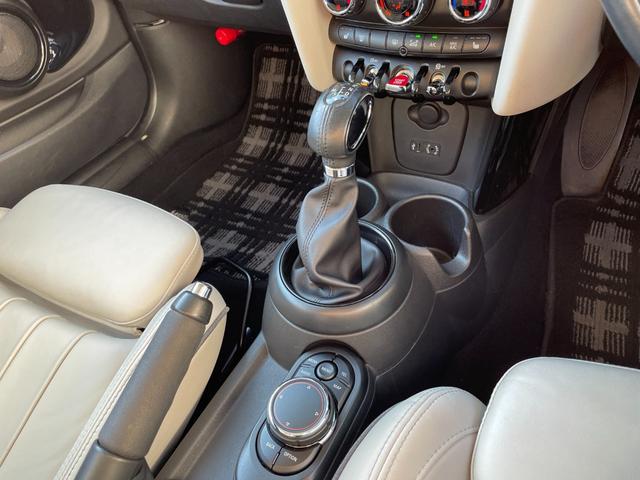 ＭＩＮＩ クーパーＤ　レザーシート　サテライトグレー　シートヒーター　クルーズコントロール　コンフォートアクセス　ＬＥＤヘッドライト・フォグ　オートライト　ナビ　Ｂｌｕｅｔｏｏｔｈ　ＵＳＢ　ＥＴＣ　１６ＡＷ　ＭＴモード付（59枚目）