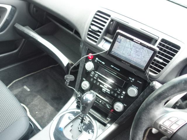 2.5i 禁煙車 社外ポータブルナビ 純正CDオーディオ AUX接続 スマートキー ETC パワーシート クルーズコントロール パドルシフト 純正17インチアルミ HIDヘッドライト(66枚目)