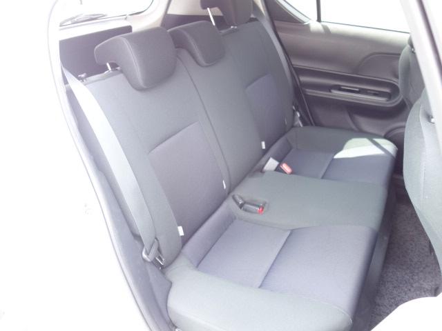 S ワンオーナー 禁煙車 純正SDナビ CD再生 Bluetooth対応 地デジTV キーレス ETC オートエアコン サイドバイザー Wエアバック ABS 記録簿付(16枚目)