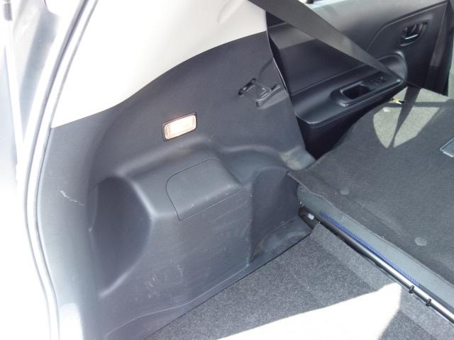 S ワンオーナー 禁煙車 純正SDナビ CD再生 Bluetooth対応 地デジTV キーレス ETC オートエアコン サイドバイザー Wエアバック ABS 記録簿付(60枚目)