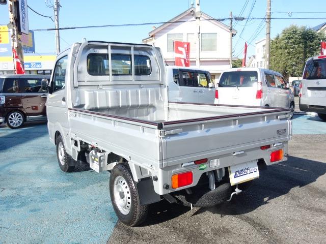 KCエアコン・パワステ 4WD 5速マニュアル 禁煙車 純正AM・FMラジオ ヘッドライトレベライザー エアコン Wエアバック ABS(7枚目)