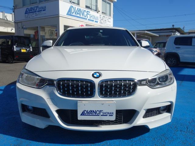 ３２０ｉ　Ｍスポーツ　禁煙車　純正ＨＤＤナビ　バックカメラ　Ｂｌｕｅｔｏｏｔｈ　フルセグＴＶ　スマートキー　ＥＴＣ　パドルシフト　前席パワーシート　純正１８インチアルミホイール　アイドリングストップ　ＨＩＤヘッドライト(4枚目)