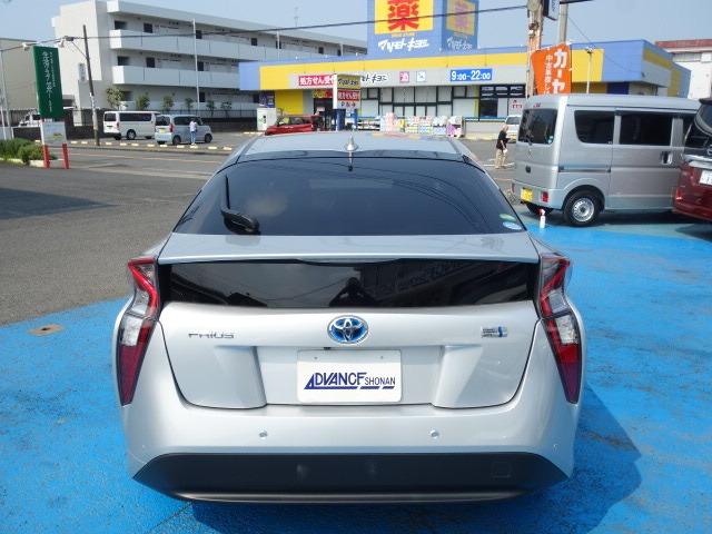 プリウス Ｓセーフティプラス　禁煙車　社外メモリーナビ　フルセグＴＶ　ＣＤＤＶＤ再生　Ｂｌｕｅｔｏｏｔｈ接続　ＵＳＢ接続　バックカメラ　ＥＴＣ　スマートキー　オートクルーズコントロール　パーキングアシスト　ブレーキアシスト（46枚目）