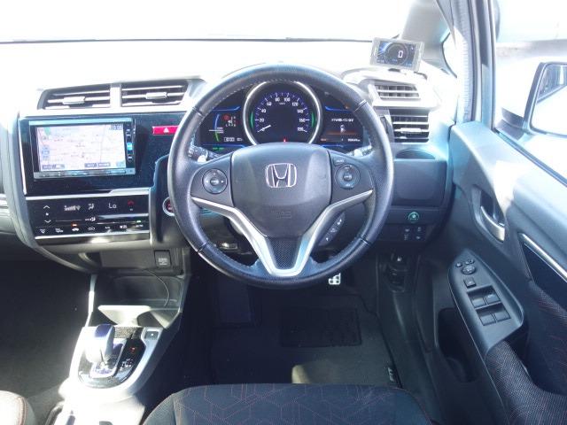 フィットハイブリッド Ｓパッケージ　禁煙車　純正メモリーナビ　フルセグＴＶ　ＣＤ／ＤＶＤ再生　Ｂｌｕｅｔｏｏｔｈ接続　ＭＳＶ　ＵＳＢ　バックカメラ　ＥＴＣ　スマートキー　オートクルーズコントロール　パドルシフト　純正１６ＡＷ（15枚目）