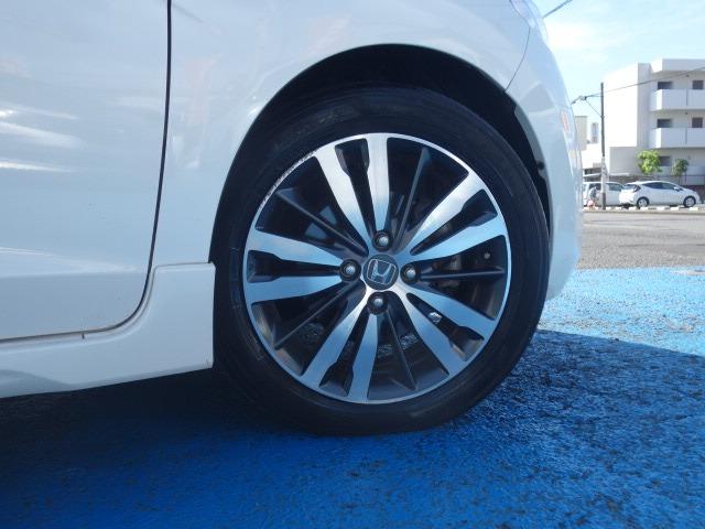 フィットハイブリッド Ｓパッケージ　禁煙車　純正メモリーナビ　フルセグＴＶ　ＣＤ／ＤＶＤ再生　Ｂｌｕｅｔｏｏｔｈ接続　ＭＳＶ　ＵＳＢ　バックカメラ　ＥＴＣ　スマートキー　オートクルーズコントロール　パドルシフト　純正１６ＡＷ（33枚目）