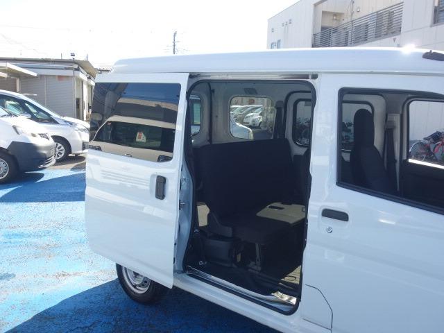 ハイゼットカーゴ ＤＸ　禁煙車　社外メモリーナビ　Ｂｌｕｅｔｏｏｔｈ接続　ＥＴＣ　キーレス　ブレーキアシスト　アイドリングストップ　クリアランスソナー　両側スライドドア（17枚目）