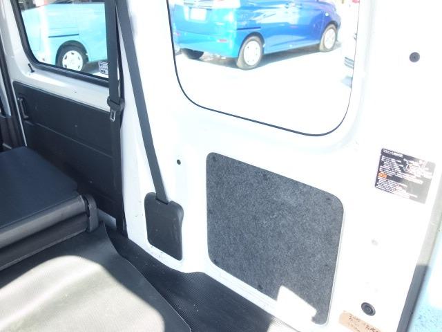 ハイゼットカーゴ ＤＸ　禁煙車　社外メモリーナビ　Ｂｌｕｅｔｏｏｔｈ接続　ＥＴＣ　キーレス　ブレーキアシスト　アイドリングストップ　クリアランスソナー　両側スライドドア（25枚目）