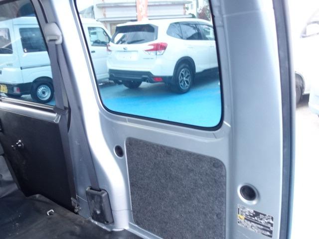 ハイゼットカーゴ スペシャル　禁煙車　社外メモリーナビ　Ｂｌｕｅｔｏｏｔｈ接続　ＥＴＣ　両側スライドドア　アイドリングストップ　Ｗエアバッグ　ＡＢＳ（25枚目）
