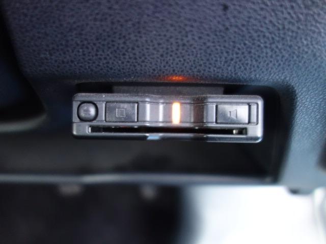 ハイゼットカーゴ スペシャル　禁煙車　ハイルーフ　社外メモリーナビ　地デジＴＶ　ＣＤ再生　録音機能搭載　ＵＳＢ接続　ＡＵＸ接続　ＥＴＣ　両側スライドドア　アイドリングストップ　Ｗエアバッグ　サイドドアバイザー　ルーフキャリア付（28枚目）