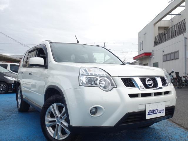 エクストレイル 　禁煙車　４ＷＤ　純正ＨＤＤナビ　フルセグ　ＣＤ　ＤＶＤ　Ｂｌｕｅｔｏｏｔｈ接続　ＭＳＶ　ＥＴＣ　バックカメラ　左サイドカメラ　スマートキー　シートヒーター　オートライト　ＨＩＤヘッドライト　純正アルミ（3枚目）