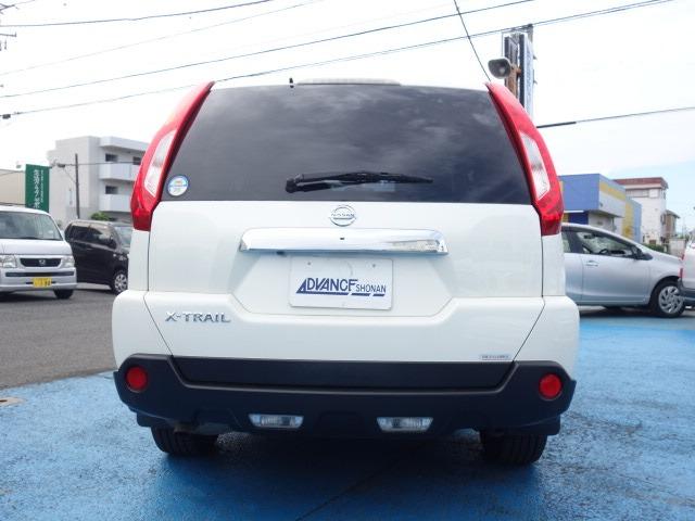 エクストレイル 　禁煙車　４ＷＤ　純正ＨＤＤナビ　フルセグ　ＣＤ　ＤＶＤ　Ｂｌｕｅｔｏｏｔｈ接続　ＭＳＶ　ＥＴＣ　バックカメラ　左サイドカメラ　スマートキー　シートヒーター　オートライト　ＨＩＤヘッドライト　純正アルミ（7枚目）