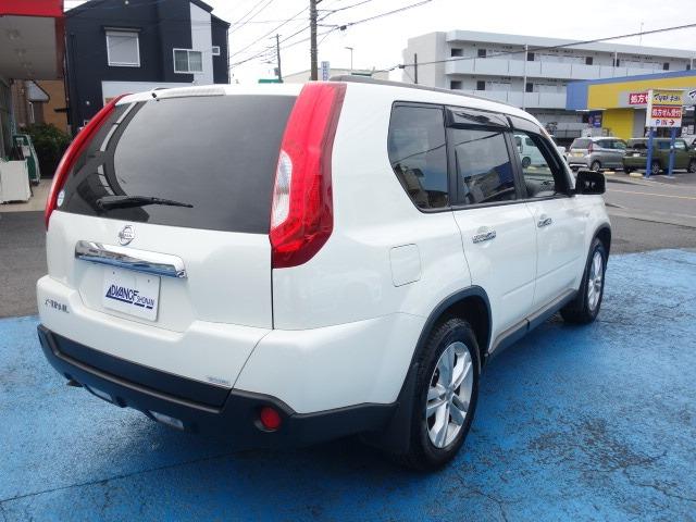 エクストレイル 　禁煙車　４ＷＤ　純正ＨＤＤナビ　フルセグ　ＣＤ　ＤＶＤ　Ｂｌｕｅｔｏｏｔｈ接続　ＭＳＶ　ＥＴＣ　バックカメラ　左サイドカメラ　スマートキー　シートヒーター　オートライト　ＨＩＤヘッドライト　純正アルミ（8枚目）