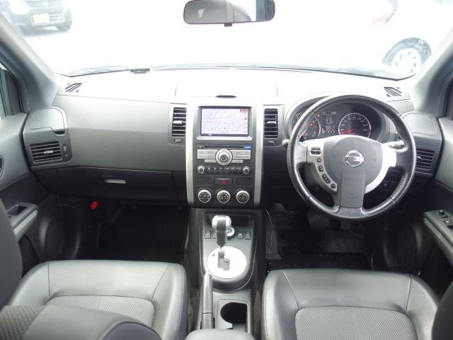 エクストレイル 　禁煙車　４ＷＤ　純正ＨＤＤナビ　フルセグ　ＣＤ　ＤＶＤ　Ｂｌｕｅｔｏｏｔｈ接続　ＭＳＶ　ＥＴＣ　バックカメラ　左サイドカメラ　スマートキー　シートヒーター　オートライト　ＨＩＤヘッドライト　純正アルミ（10枚目）