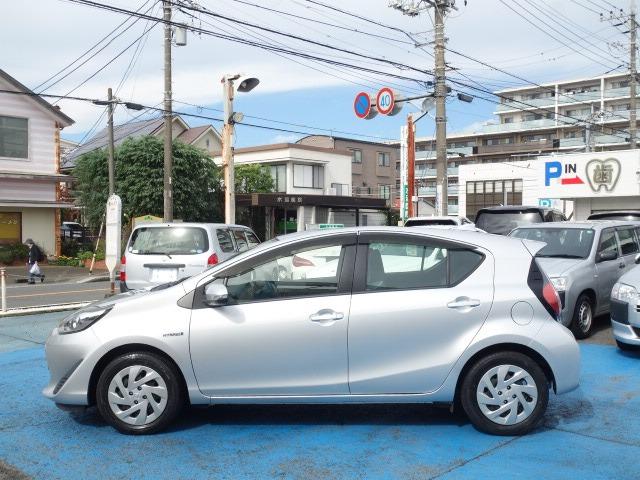 アクア Ｌ　禁煙車　社外メモリーナビ　地デジＴＶ　ＣＤ　Ｂｌｕｅｔｏｏｔｈ接続　ＭＳＶ　バックカメラ　キーレス　ブレーキアシスト　レーンアシスト　オートハイビーム（5枚目）