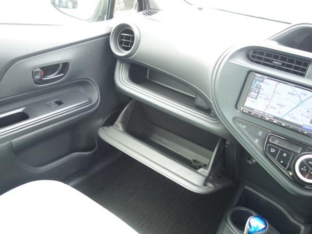 アクア Ｌ　禁煙車　社外メモリーナビ　地デジＴＶ　ＣＤ　Ｂｌｕｅｔｏｏｔｈ接続　ＭＳＶ　バックカメラ　キーレス　ブレーキアシスト　レーンアシスト　オートハイビーム（11枚目）