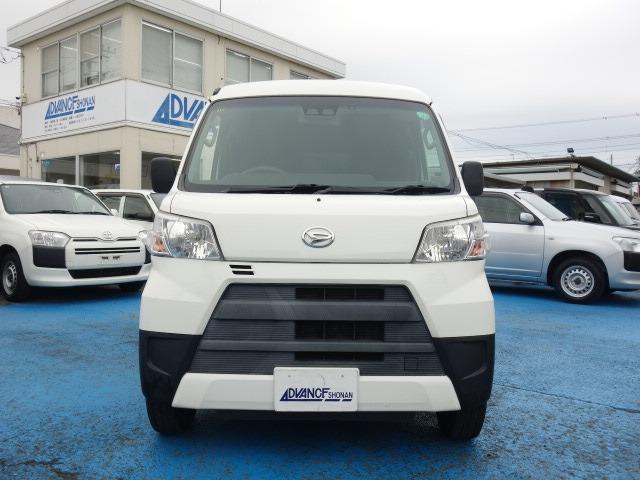 ハイゼットカーゴ ＤＸ　ＳＡＩＩＩ　禁煙車　社外メモリーナビゲーション　Ｂｌｕｅｔｏｏｔｈ接続　衝突軽減ブレーキ　バックカメラ　ＥＴＣ　キーレス　アイドリングストップ　ＣＤ　オートハイビーム　Ｗエアバック　ＡＢＳ　サイドドアバイザー（4枚目）