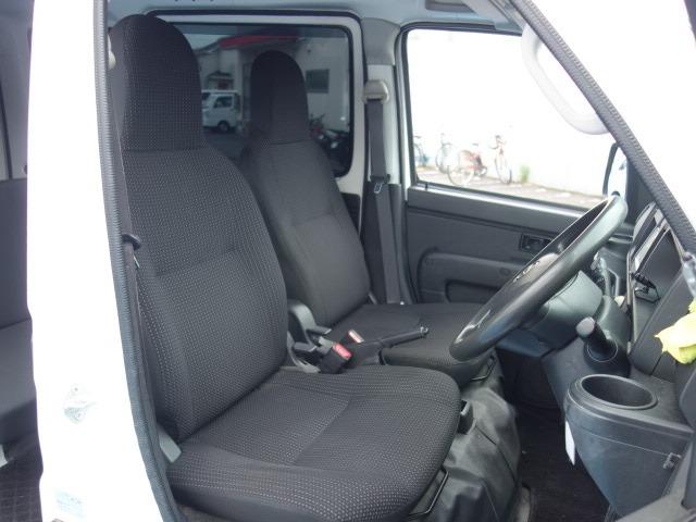 ハイゼットカーゴ ＤＸ　ＳＡＩＩＩ　禁煙車　社外メモリーナビゲーション　Ｂｌｕｅｔｏｏｔｈ接続　衝突軽減ブレーキ　バックカメラ　ＥＴＣ　キーレス　アイドリングストップ　ＣＤ　オートハイビーム　Ｗエアバック　ＡＢＳ　サイドドアバイザー（15枚目）