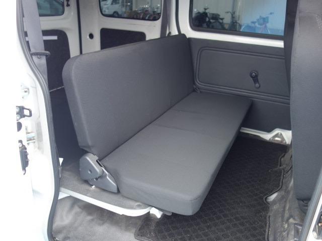 ハイゼットカーゴ ＤＸ　ＳＡＩＩＩ　禁煙車　社外メモリーナビゲーション　Ｂｌｕｅｔｏｏｔｈ接続　衝突軽減ブレーキ　バックカメラ　ＥＴＣ　キーレス　アイドリングストップ　ＣＤ　オートハイビーム　Ｗエアバック　ＡＢＳ　サイドドアバイザー（51枚目）